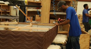 Comércio goiano registra alta de 3,7% em janeiro, com elevação de 21,2% nas vendas de móveis